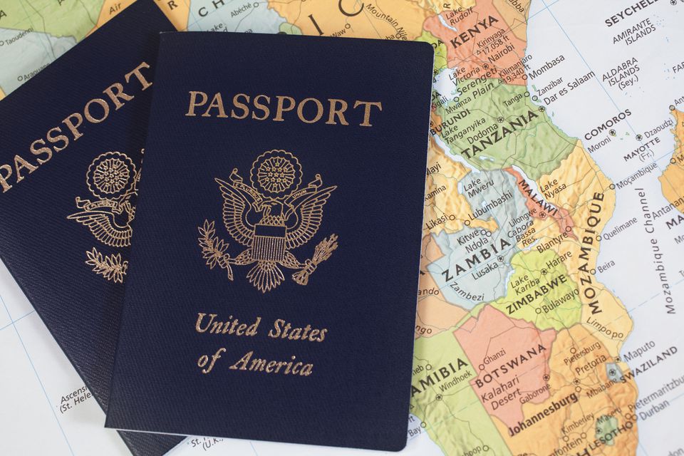 american-passport-57e932175f9b586c356bbea2